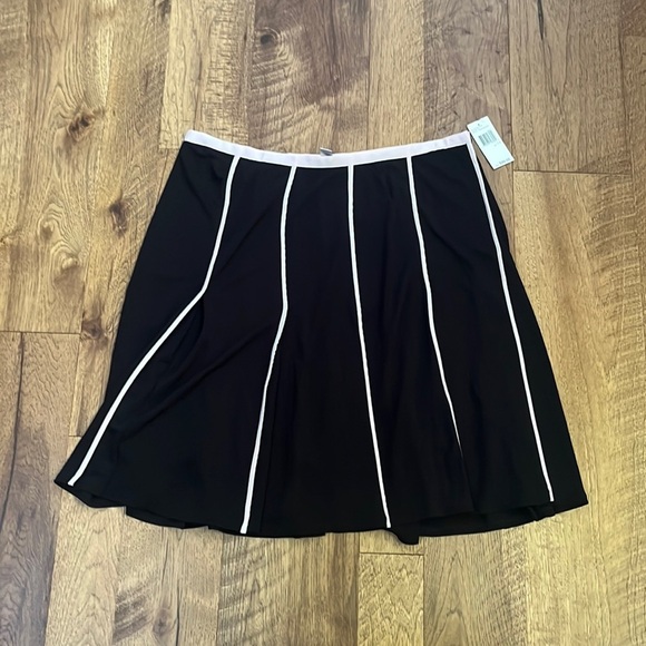 NWT DKNY Woman’s Skirt Size 14